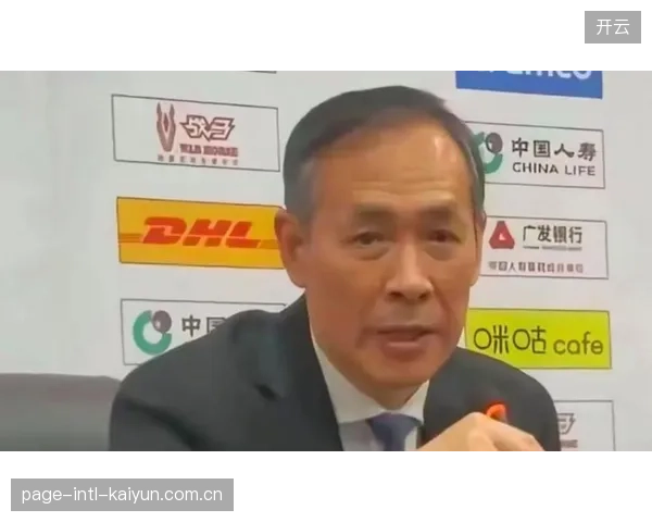 周琦加盟极大提升北京队内线实力,球队时隔十年重返总决赛,许利民教练战术体系初见成效。 周琦加盟极大提升北京队内线实力,球队时隔十年重返总决赛,许利民教练战术体系初见成效。